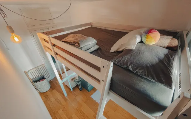 Super-spacious room (short stay) in the heart of Gayxample