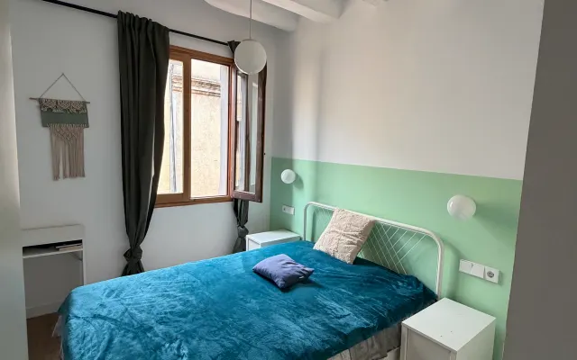 Anfitrião simpático em Barcelona. Sente-te em casa!