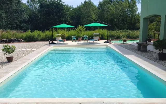 Pittoresca casa di campagna con piscina nella campagna di Lucca, Toscana