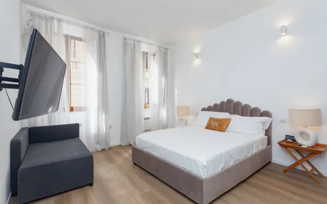 Spacious apartment in the center of Rome
