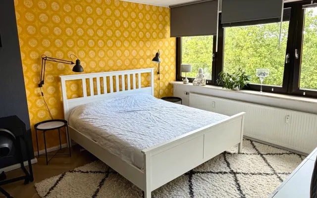 Modernes Zimmer in Hannover – eigenes Bad & Terrassen Nutzung