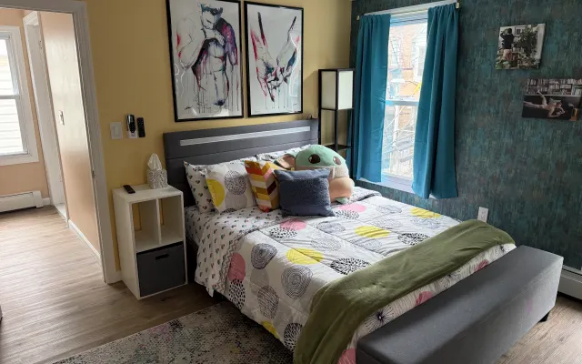 Sunny Room & Bath in LGBTQ+ Home