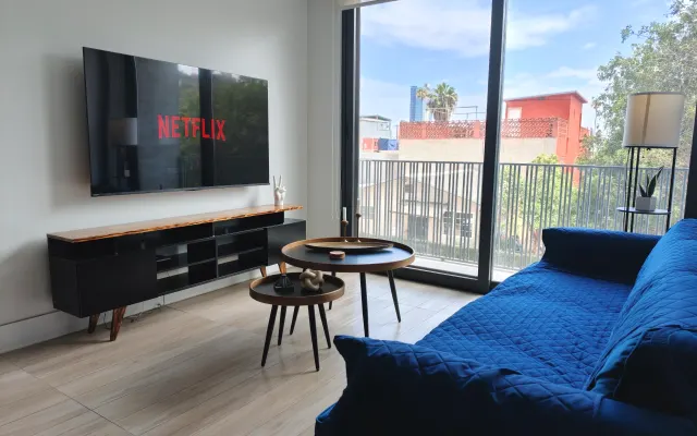 Condo Silencioso a Pasos de la Revu – Parking y Seguridad 24/7
