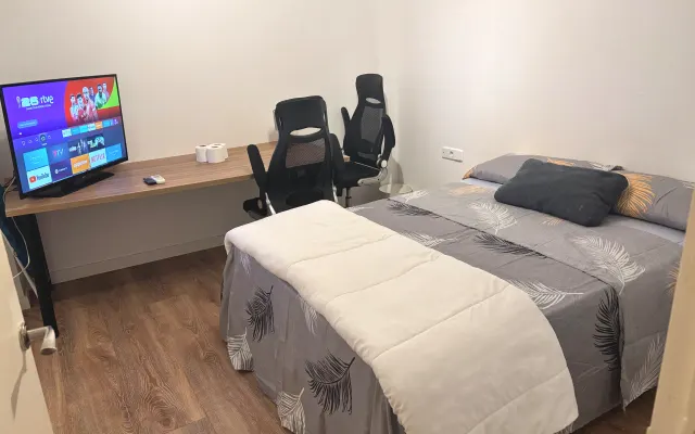 Chambre en plein cœur du quartier de Gràcia. À proximité du métro et...