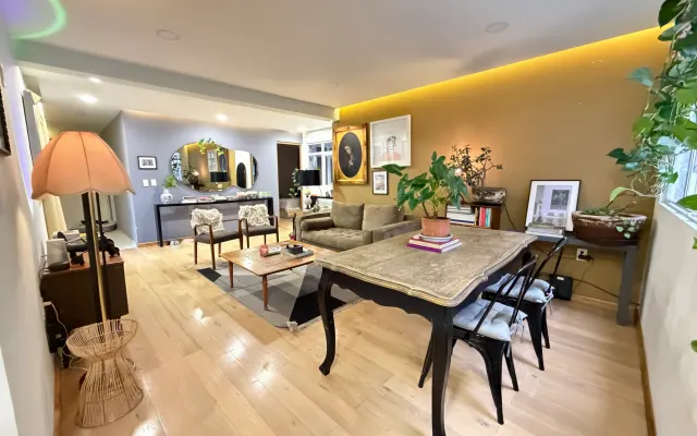 New & spacious apartment best location with private room