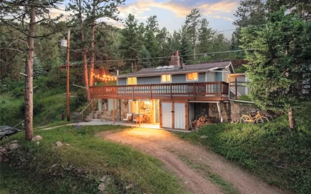 Appartement situé au rez-de-chaussée, dans les contreforts.
