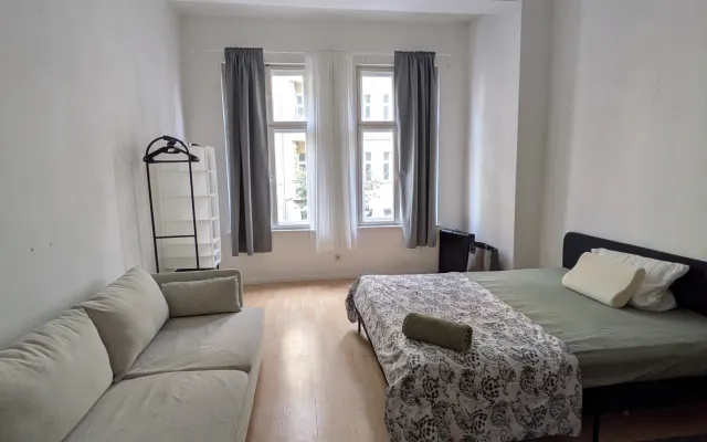 Schönes Zimmer in einer wunderschönen historischen Wohnung am...