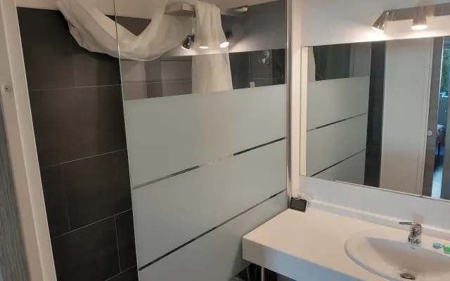 Piso funcional, muy tranquilo, cerca del aeropuerto y del tranvía