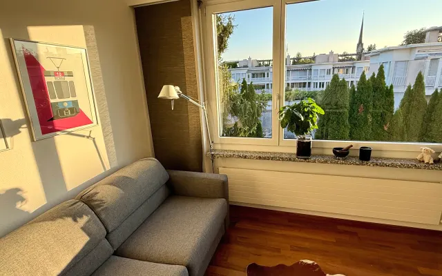 Chambre privée confortable près du centre-ville - avec un grand toit !