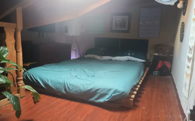 habitación en piso abohardillado