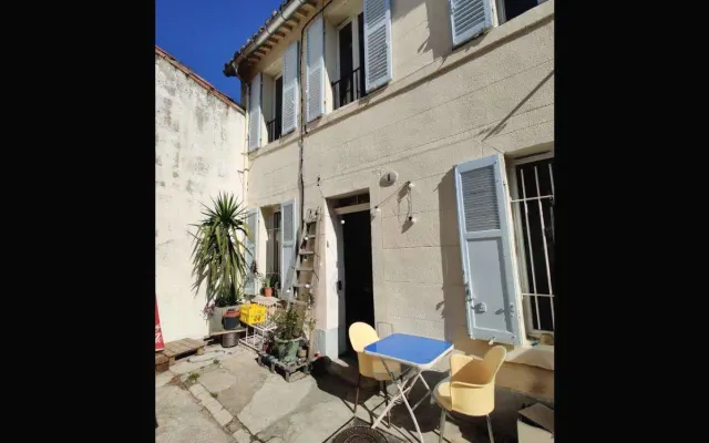 Chambre privée dans maison partagée, dans le quartier du camas