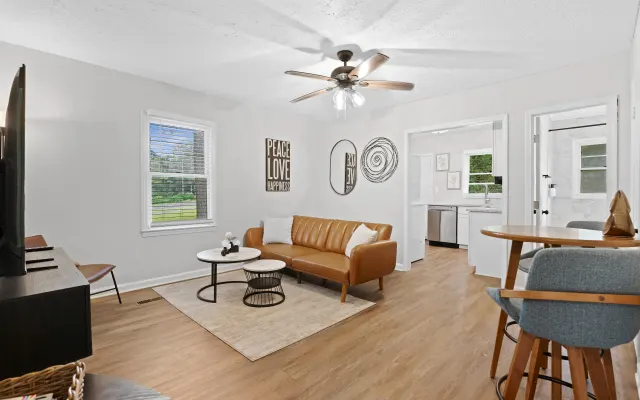 Renovated East Atlanta Village Duplex. Unit A