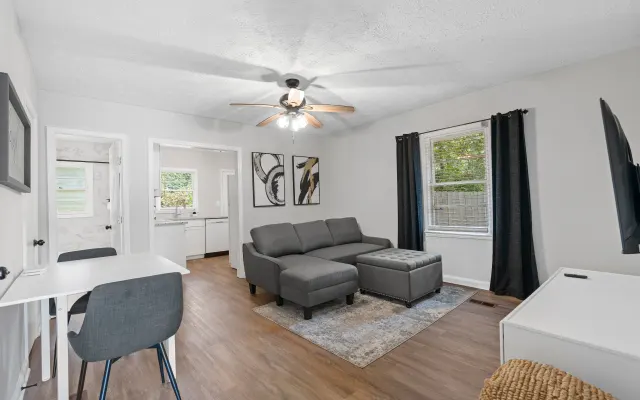 Renovated East Atlanta Village Duplex. Unit B