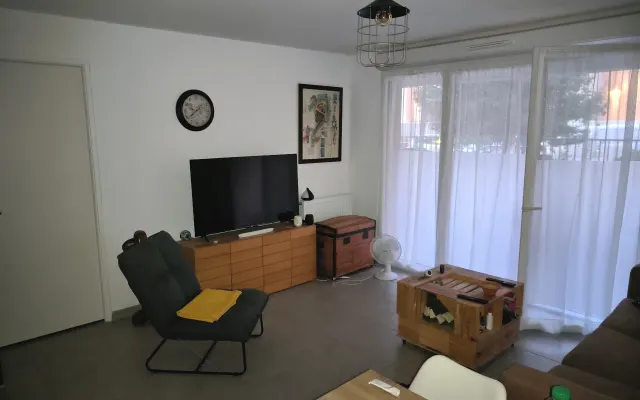 Apartment close to all forms of transportation