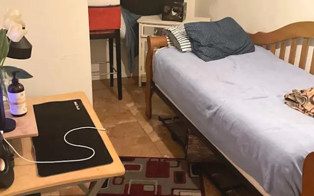 Private room in
warm sands/downtown
Palm Springs
(Fully Furnished)