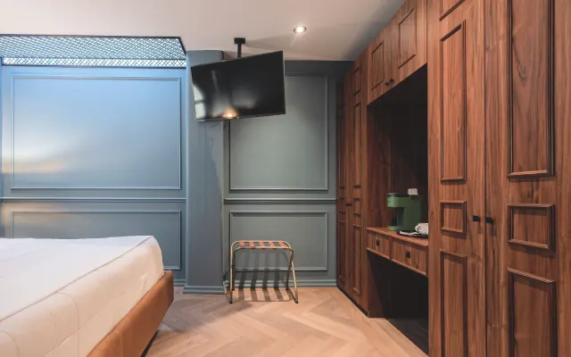 The Oxford Suite