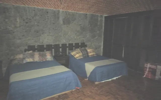 Quarto confortável num local tranquilo e agradável