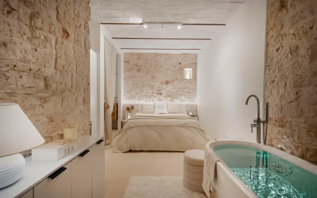 Petramar Retreat: Between the Trulli and the Sea