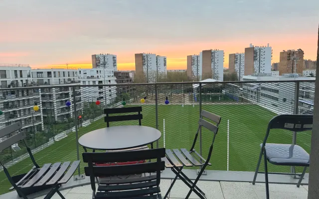 Room with an unobstructed view in an apartment with a balcony, 3...