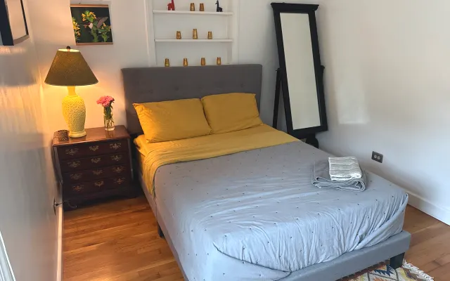 Habitación privada en el centro de la ciudad. En buen estado.