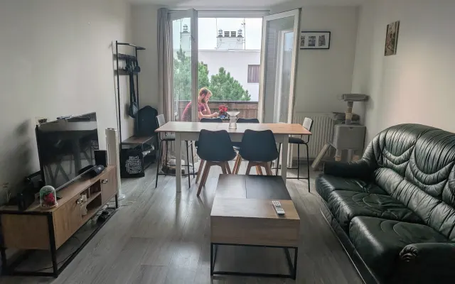 quarto no 8.o arrondissement
