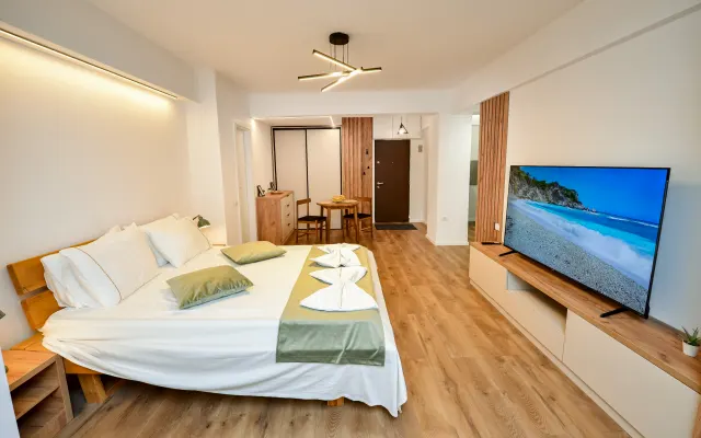 One by One - Grand Studio - Cismigiu Park