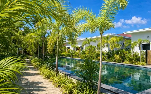 Beachside Villa | 1-Min Walk, Saltwater Pool & Gym