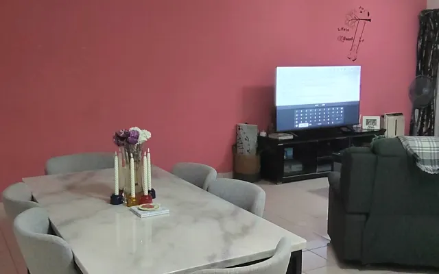 La tua accogliente fuga a Kuala Lumpur: comfort, praticità e vista sul 