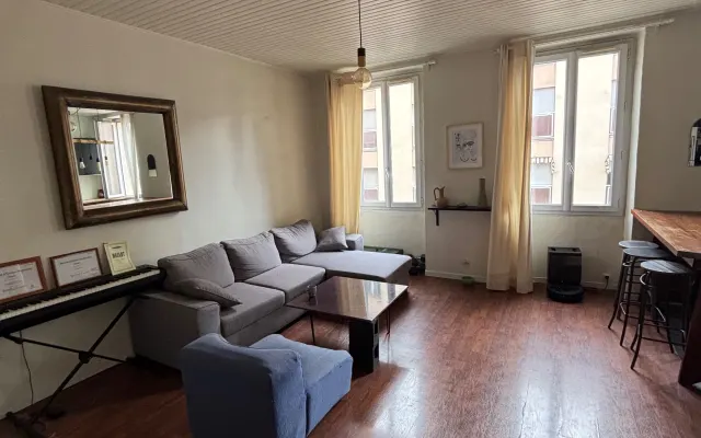 Spacious bedroom in a beautiful apartment just a stone's throw from...