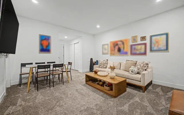 Private 2-Schlafzimmer-Einrichtung in 3BR Haus + Garage in Denver