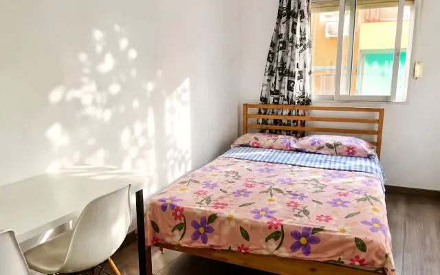 Habitación doble privada con aire acondicionado en Usera