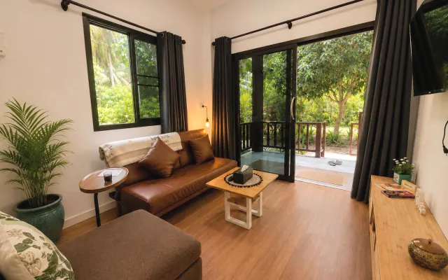 Chill island vibes,center location