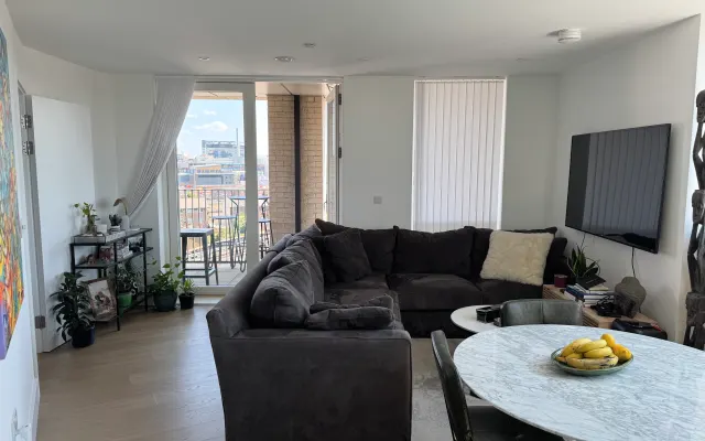 Appartamento moderno a Brixton. Camera doppia con bagno privato