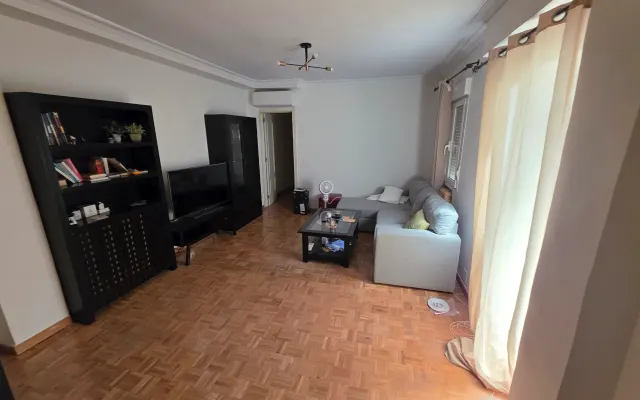 Große Wohnung, 15 Minuten zu Fuß nach Chueca. Privatzimmer.