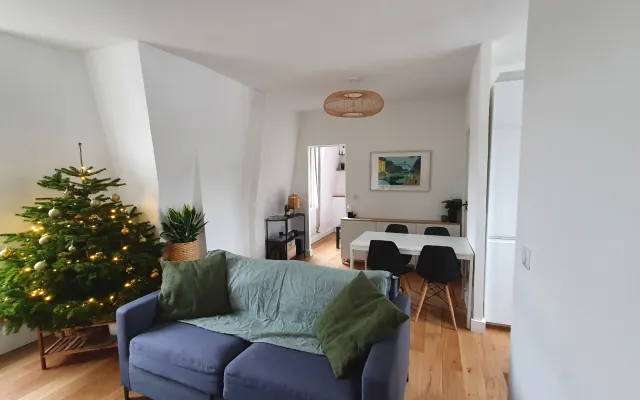 Room in the Heart of Paris - République // Canal Saint-Martin