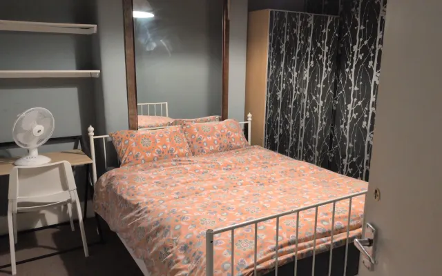 Gemütliches und preisgünstiges Zimmer für Nichtraucher.