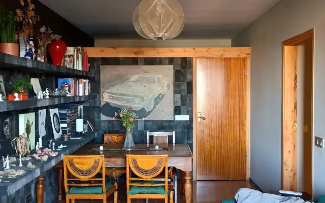 Schöne Atmosphäre in La Sagrera, einem traditionellen Stadtteil von...