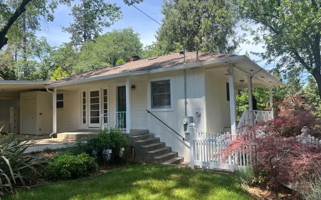 Cozy Abode on Stanley Way