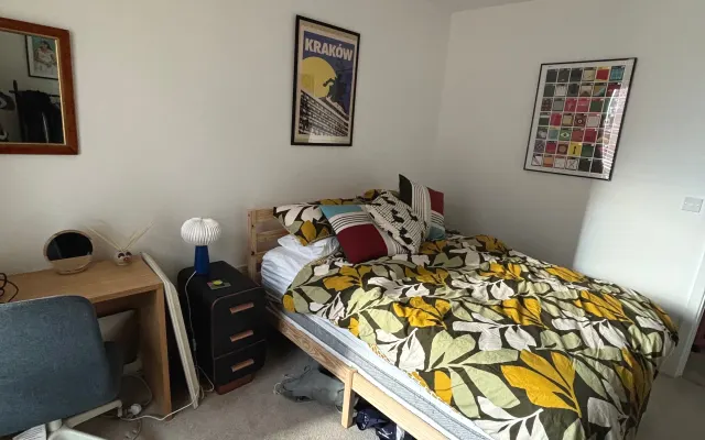 Quarto duplo confortável com banheiro privativo no badalado bairro de...