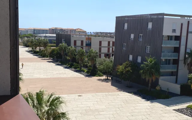 A nice, comfortable apartment near the beach, the boardwalk, and the...