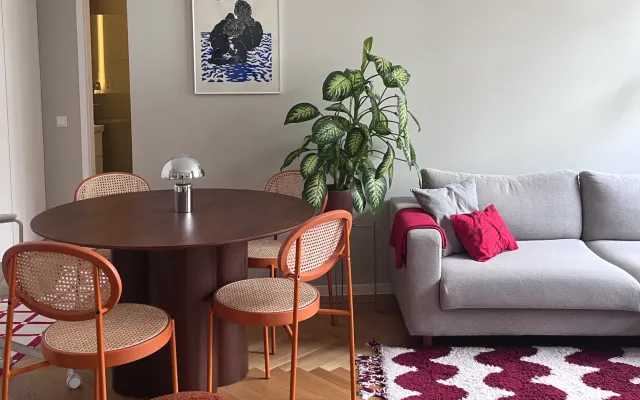 Private bedroom in a beautiful, centrally located, cozy apartment