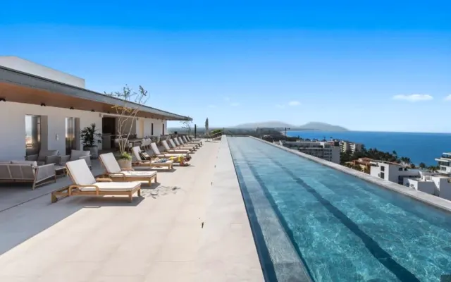 Lux Oceana 2BR/2.5BA Rooftop Pool | Ocean Views