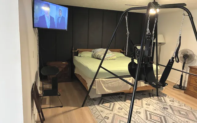 Une copropriété pratique et calme, non loin des commerces.