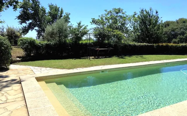 Aix-en-Provence, Gästehaus mit Pool, FKK erlaubt