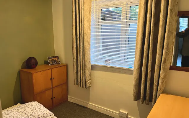 Coventry, U.K. Nice two bedroom flat. 1.5 miles from City centre