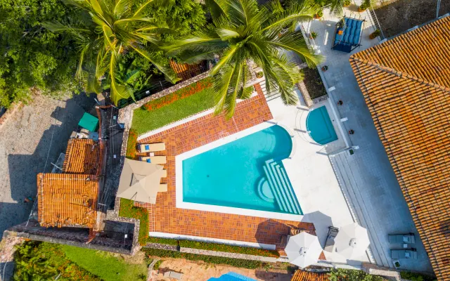 Villa direkt am Meer mit Personal, Aussicht, Schlafzimmern und...