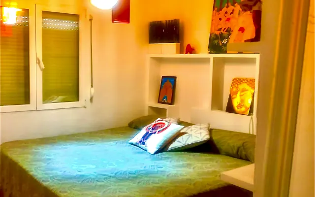 Shared room in Los Remedios, a trendy neighborhood in Seville.