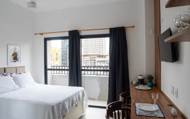 Studio em Pinheiros - 2 quadras da Vila Madalena e Faria Lima - Metrô
