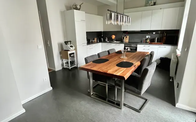 Schönes Zimmer in
Hamburg St. Georg zu vermieten.