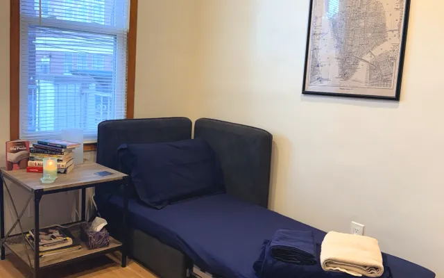 Stay Naked: Habitación privada cerca de Queens; a 45 minutos de...